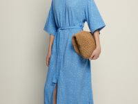 Платье с коротким рукавом и поясом