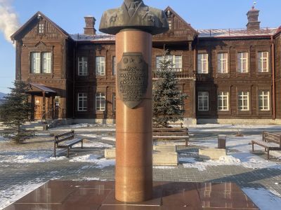 Бюст Михаила Тимофеевича Калашникова, генерального конструктора стрелкового оружия, дважды Героя Социалистического труда