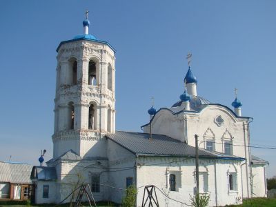 Церковь Покрова Пресвятой Богородицы и захоронения рода Лихачевых