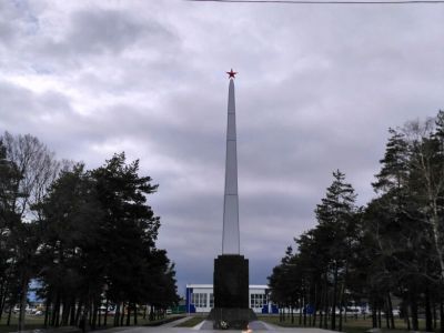 Памятник в честь освобождения станицы Абинской от фашистских захватчиков