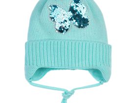 Шапка вязаная с помпоном для девочки