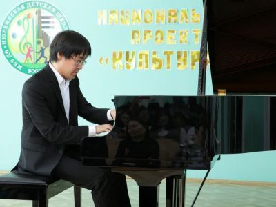 Первый концерт нового рояля. В Нюрбе презентовали инструменты, поступившие по нацпроекту «Культура»