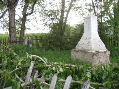 Братская могила партизан