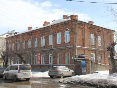 Здание административное и жилое ректификатного завода