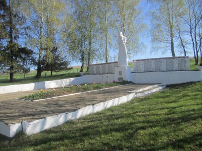 Братская могила с захоронением воинов, погибших в период Великой Отечественной войны 1941—1945 гг.