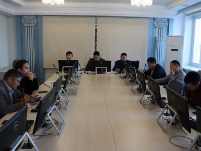 Перегруз на дорогах Якутии. В Минтрансе встретились с перевозчиками