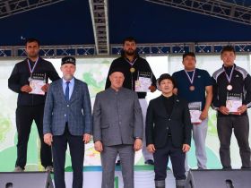 Стали известны победители соревнований по мас-рестлингу и борьбе корэш на Сабантуе