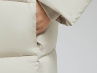 Утепленное пальто с капюшоном