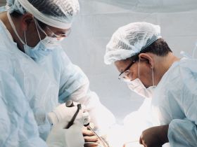 «Поставили на ноги за два дня»: мобильные хирурги оперировали 72-летнего мужчину в Верхневилюйске