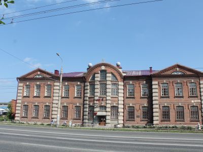 Здание школы им.Свободы