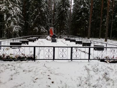 Братское кладбище воинов Советской Армии, погибших в 1944 г.