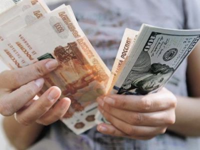 Назвали реальный курс доллара к рублю