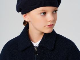 Берет трикотажный для девочек