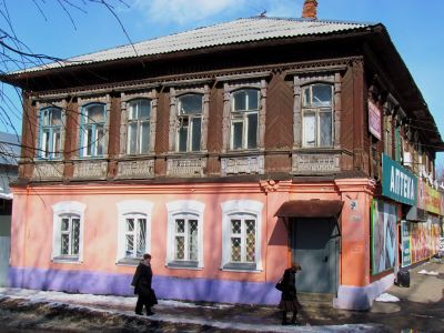 Дом жилой и чайная общества потребителей Товарищества Новой Костромской льняной мануфактуры