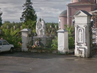 Братская могила советских воинов