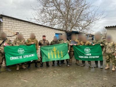 Делегация Сунтарского района доставила гуманитарную помощь якутянам в зону СВО