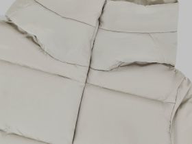 Утепленное пальто с капюшоном