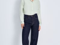 Блузка свободного кроя с отложным воротником