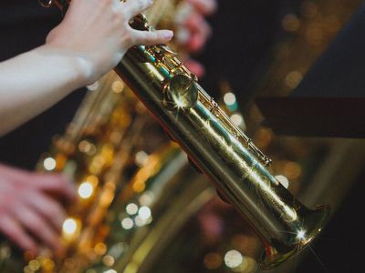 Билеты на Концерт при свечах. Саксофон-шоу. Щелкунчик и Рождественские мелодии (Петровский путевой дворец) / Концерт | Афиша | ИнфоТаймс