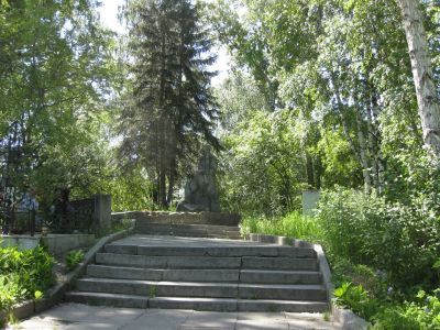 Могила Бажова Павла Петровича (1879-1950)