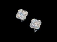 Пусеты из белого золота с бриллиантами э4701пс08190590