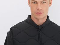 Стёганый утеплённый жилет, Черный