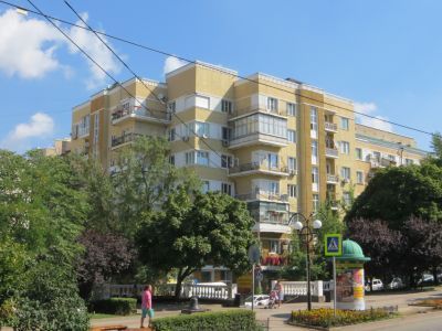 Жилой дом Азово-Черноморского краевого управления местной промышленности, 1933-1935 гг., арх. Н.А. Александров