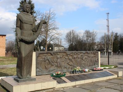 Памятник погибшим воинам