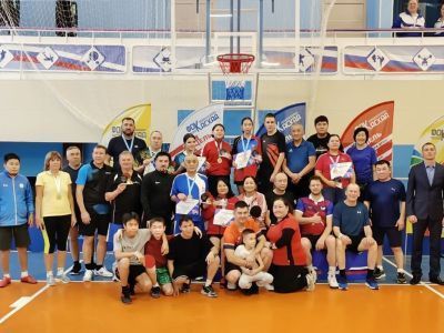 Белый шарик на чернышевском столе