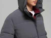 Утепленное стеганое полупальто с капюшоном