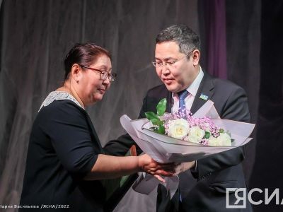 Премию главы Якутии вручили преподавателю СВФУ им. М.К. Аммосова