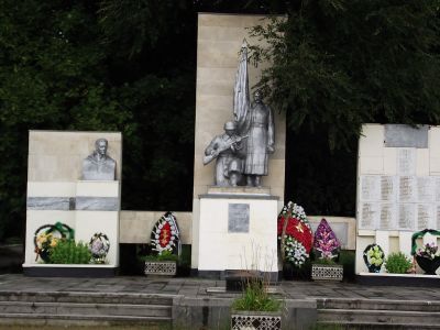 Памятник Герою Советского Союза Вишневскому М.Г.