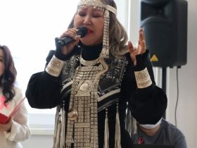 В Якутском онкодиспансере открылась выставка картин якутян, поборовших рак