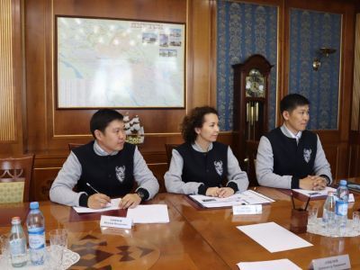 Глава Якутии встретился с выпускниками акселерационной программы MIT