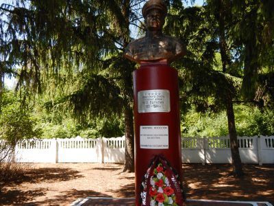 Бюст Героя Советского Союза генерала армии Н.Ф.Ватутина