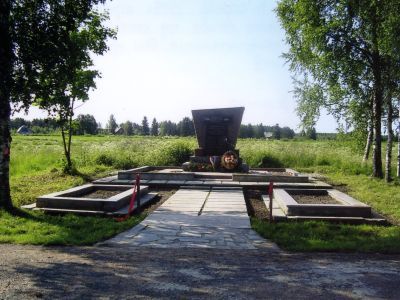 Памятное место, где в апреле 1919 г. отряд местных коммунистов и советского актива под командованием М.Е.Розенштейна вел оборонительные бои против белофинских интервентов