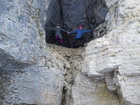 Пещеры и наскальные рисунки реки Лена и речки Большое Кэтэмэ