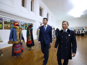 В Якутске ко Дню родного языка и письменности наградили выдающихся деятелей