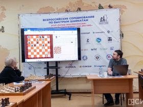 Гроссмейстер Игорь Лысый встретился с шахматистами в Якутске