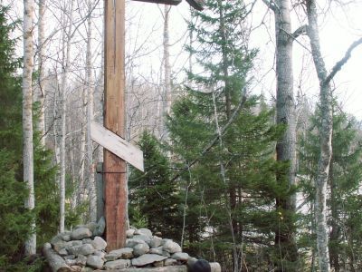 Крест деревянный в Старой Сосновке