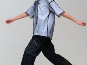 Фуфайка трикотажная для девочек (футболка)