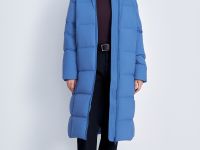 Пуховое пальто с капюшоном и воротником-стойкой