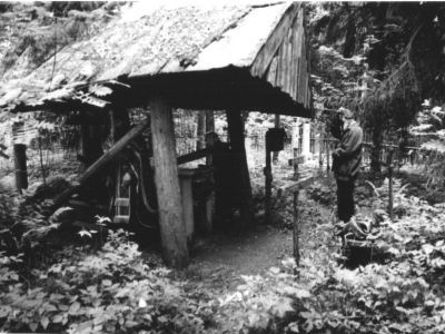 Могила инокосхимника Даниила "и с ним две тысячи братьев и сестер сожженных"