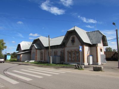 Здание железнодорожного вокзала