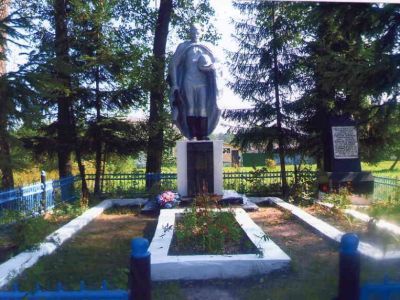 Братская могила советских воинов, погибших в 1943 г. в боях с немецко-фашистскими захватчиками