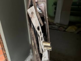 «Пришлось прыгать на крышу соседнего дома»: очевидцы рассказали о пожаре на улице Курашова в Якутске