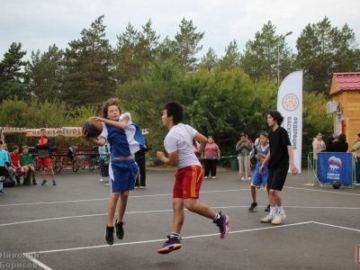 В Якутске прошел первый турнир по семейному баскетболу