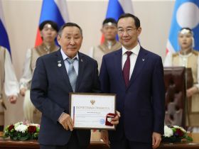 Госнаграды вручили якутянам в преддверии Дня республики