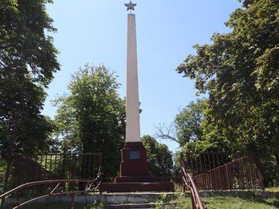 Памятник погибшим воинам