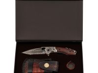 Складной нож Витязь, сталь дамаск, рукоять дерево, художественное травление